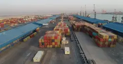 بعد إغلاق هرمز.. مسؤول عراقي يوضح الموقف بميناء أم قصر