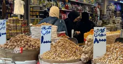 "الحرب" تشعل الأسواق.. عراقيون يتسابقون لتخزين الغذاء والدواء