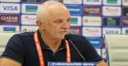 غراهام ارنولد يطلب تدخلاً رسمياً للعودة إلى أستراليا