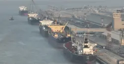 انفجار قريب يؤثر على ناقلة نفط قرب ميناء خور الزبير في العراق