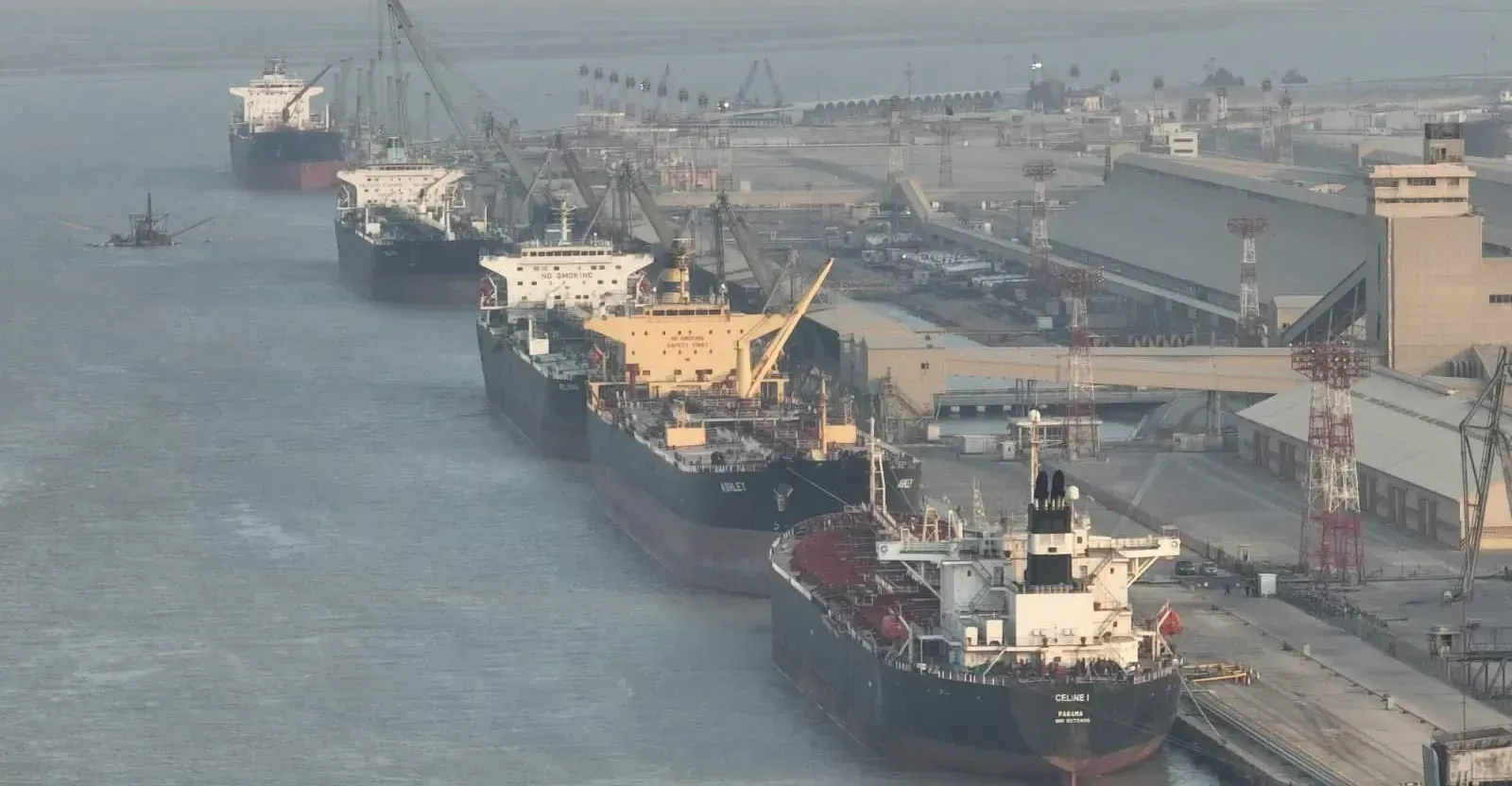 Explosion near Iraq port damages Bahamas-flagged oil tanker