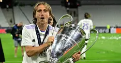 موندو ديبورتيفو: مودريتش قد يعود لريال مدريد مدرباً