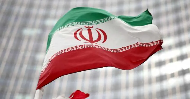 إيران تصدر تحذيراً "غير عادي" بشأن محطات البث الفضائي