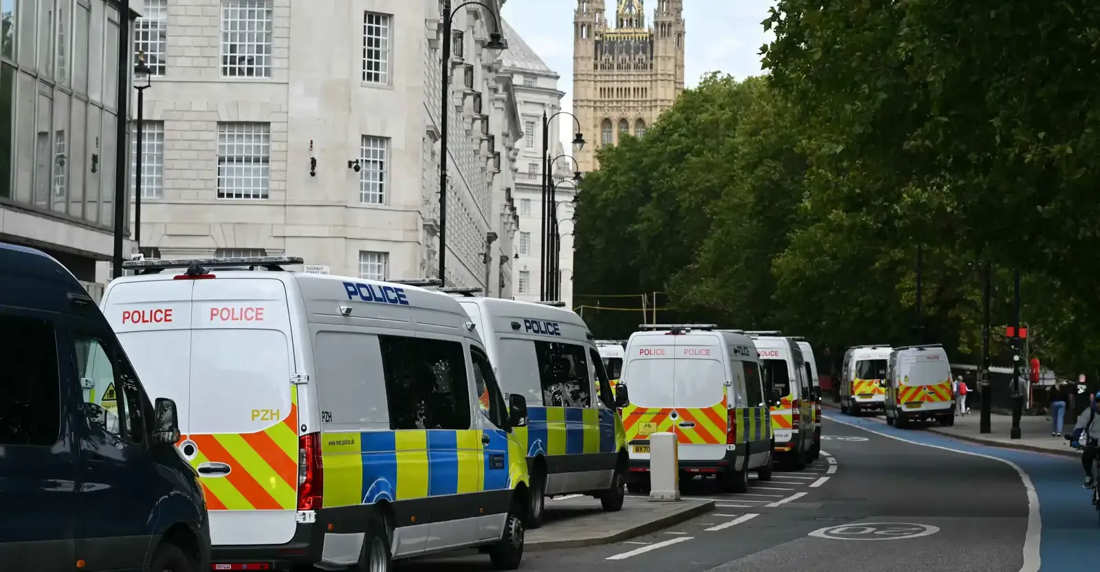 الشرطة البريطانية تعتقل خلية "تجسس" مرتبطة بإيران