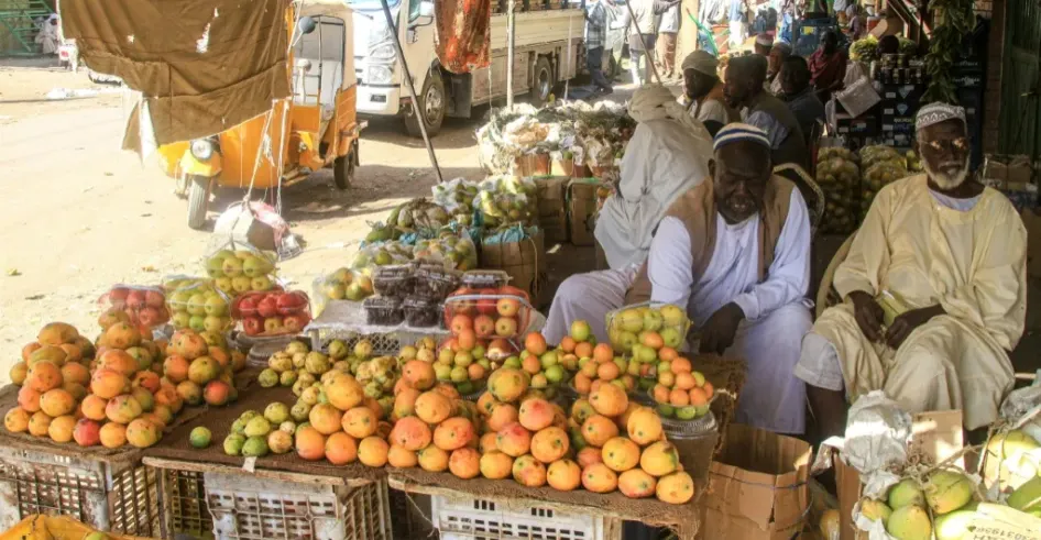 أكثر من 90 قتيلاً وجريحاً بقصف سوقين في السودان