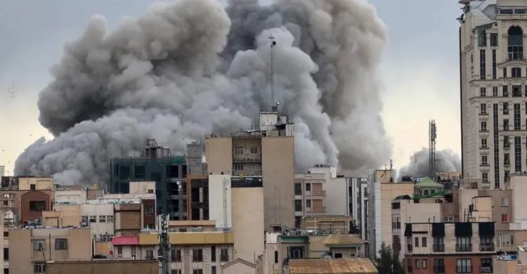 صبيحة اليوم العاشر للحرب.. قصف يطال البحرين والإمارات وطهران وبيروت