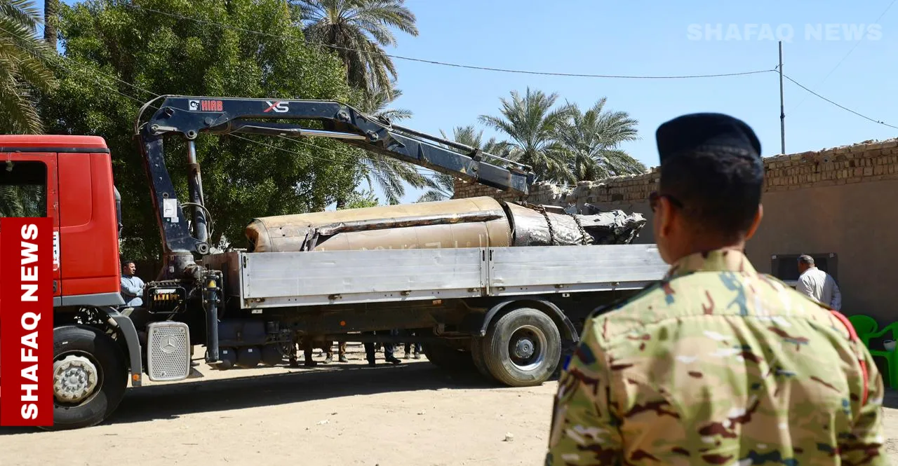 القوات الأمنية ترفع صاروخا وقع قرب منزل في بابل (صور)