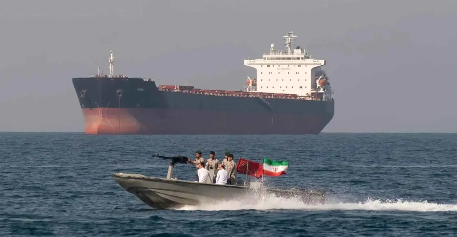 صحيفة هندية: إيران فتحت مضيق هرمز أمام ناقلات النفط البنغلاديشية