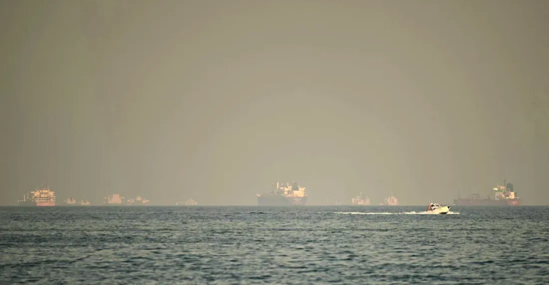 مع تصاعد التوتر.. إيران تنشر ألغاماً بحرية في مضيق هرمز