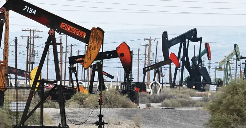 بريطانيا وفرنسا تلجأن للاحتياطي وتسحبان 28 مليون برميل نفط