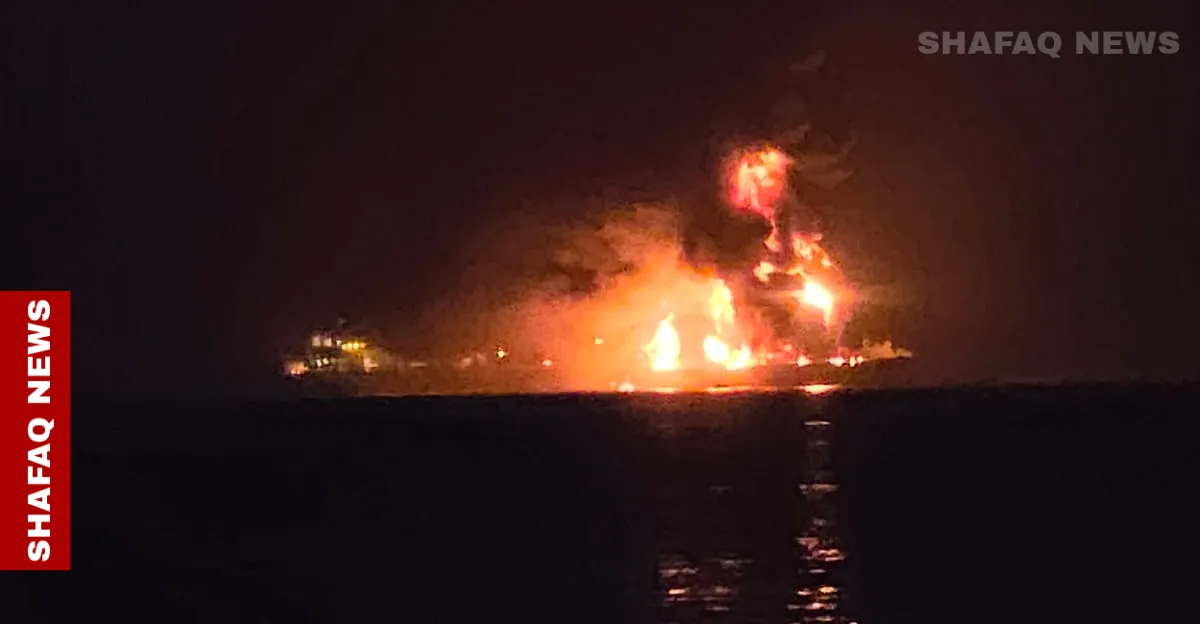 استهداف ناقلتين قرب البصرة: قتيل وجرحى بصفوف الطاقم والهجوم بزورق مفخخ (تحديث)