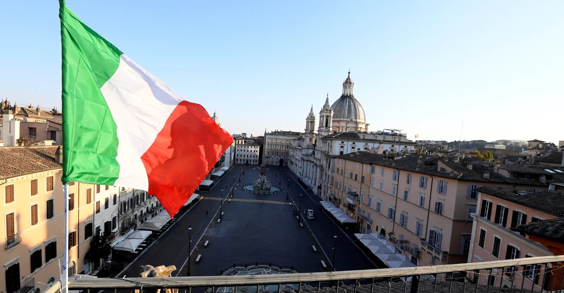 إيطاليا تنظم لعملية الإفراج المنسق عن مخزونات النفط الإستراتيجية