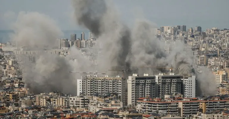 إسرائيل تقصف الجامعة اللبنانية وأهدافاً وسط بيروت