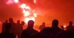 Fire engulfs warehouses at Safwan border market in Iraq’s Basra