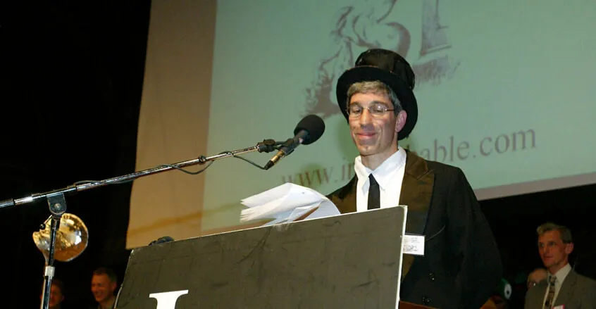 ترمب ينقل جوائز "نوبل للحماقة" من بوسطن إلى زيورخ لأول مرة منذ 35 عاماً