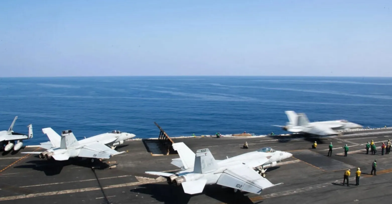 واشنطن تعلن استهداف مواقع لتخزين الصواريخ والألغام في جزيرة "خارك" الإيرانية