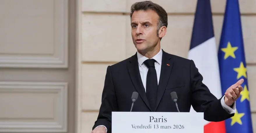 ماكرون يعرض الوساطة لانهاء الحرب بين إسرائيل ولبنان