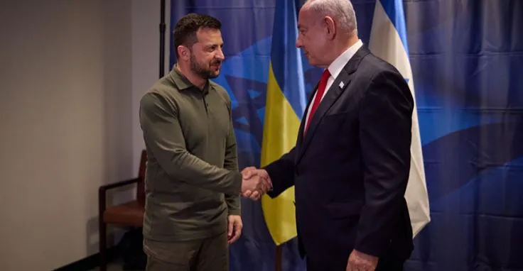 اعلام عبري: نتنياهو يلجأ إلى زيلينسكي لاعتراض مسيّرات إيران