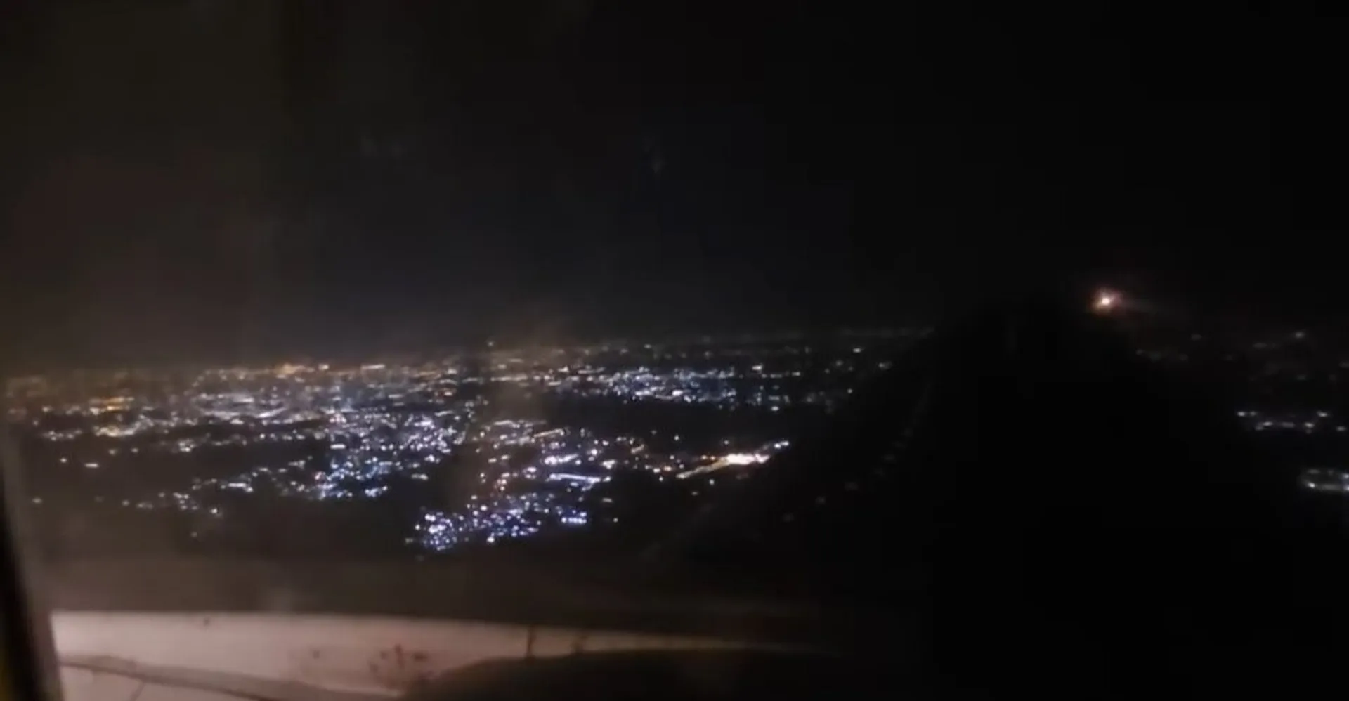 الدفاعات الجوية لمركز الدعم في مطار بغداد تشتبك مع 3 مسيرات