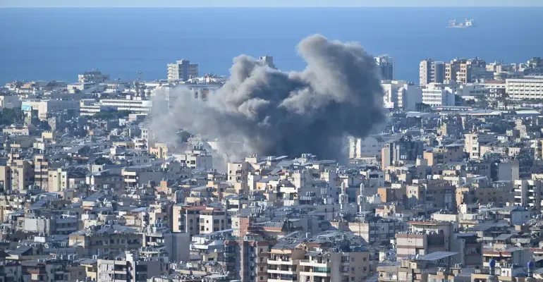 ضربات صاروخية متزامنة من إيران ولبنان على إسرائيل