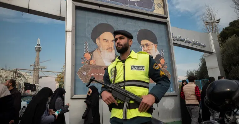 إيران تعلن توقيف 18 شخصاً بتهمة التجسس لصالح "قناة معارضة"