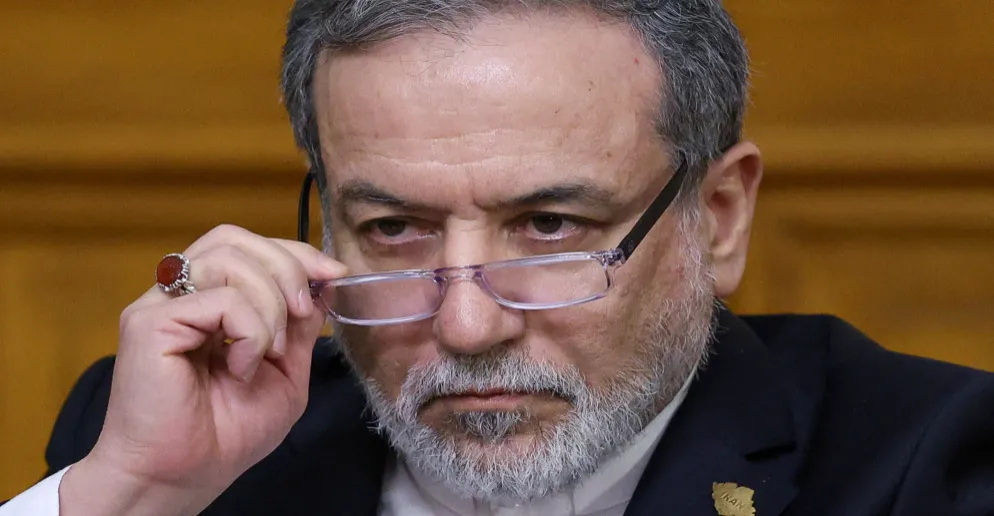 عراقجي: استهداف مستودعات الوقود في إيران "إبادة بيئية"