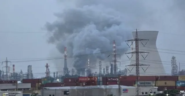 Iranian missile strikes Haifa oil refineries