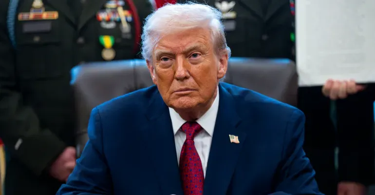 ترمب: قد تكون لدي خطة بشأن جزيرة "خرج" الإيرانية