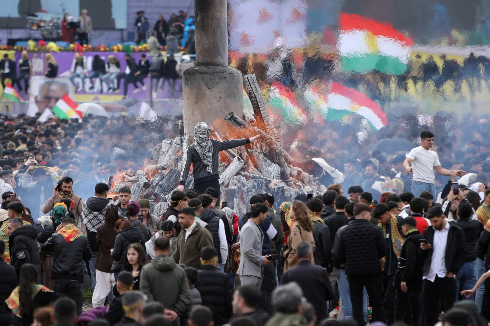 Thousands celebrate Nowruz in Turkiye’s Diyarbakir