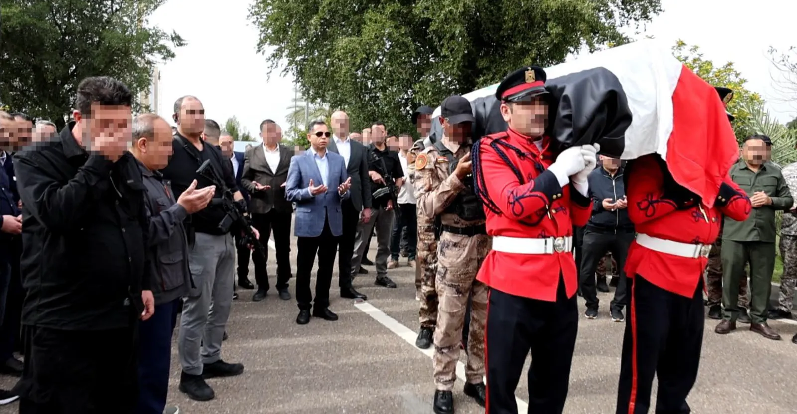 المخابرات العراقية تشيّع ضابطاً قُتل باستهداف مقرها وتكشف اسمه