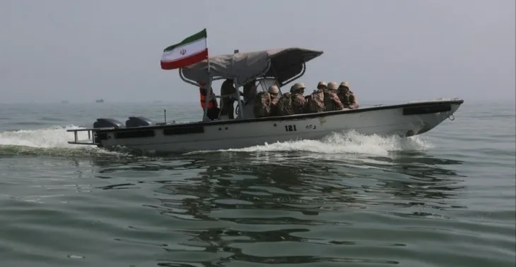 إيران: التنسيق شرط عبور السفن في مضيق هرمز