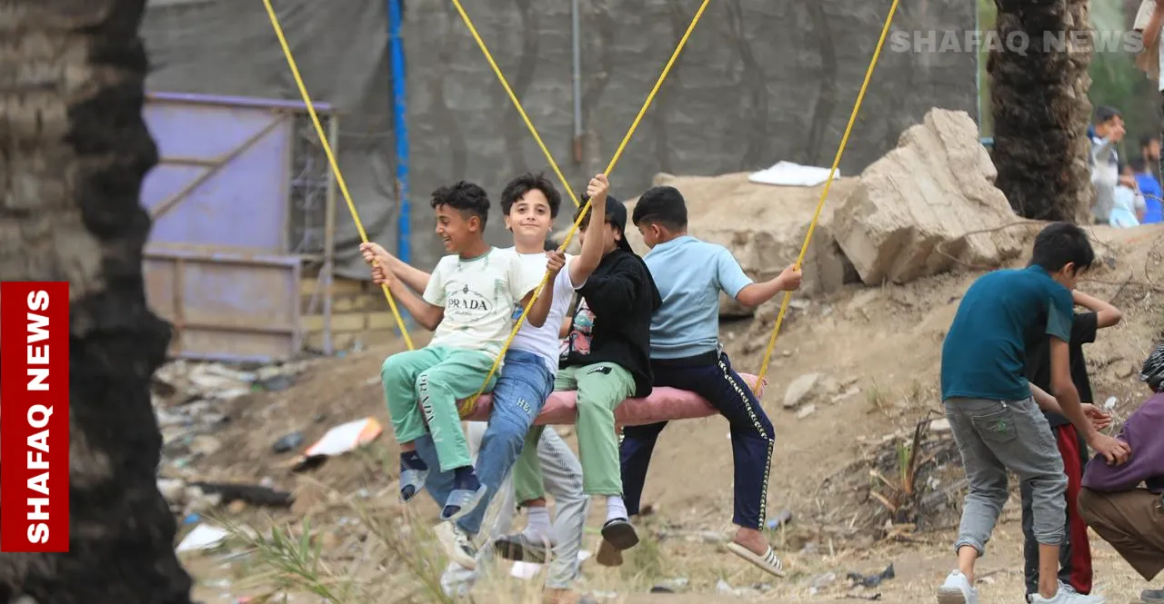 بعيداً عن التعقيد.. طقوس العيد القديمة تنبض في ريف الحلة (صور)