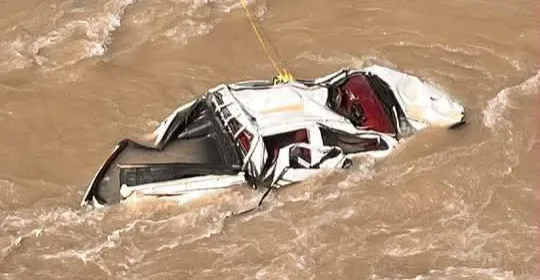 السليمانية.. سقوط سيارة في نهر وفقدان أحد ركابها