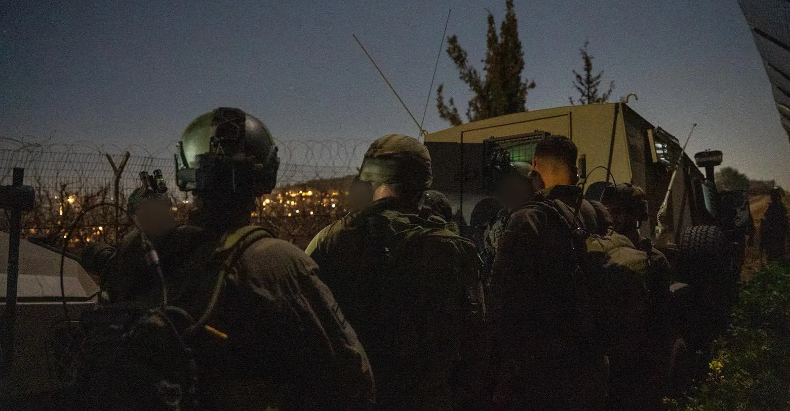 إسرائيل تعلن اعتقال عناصر من "قوة الرضوان" التابعة لحزب الله في لبنان