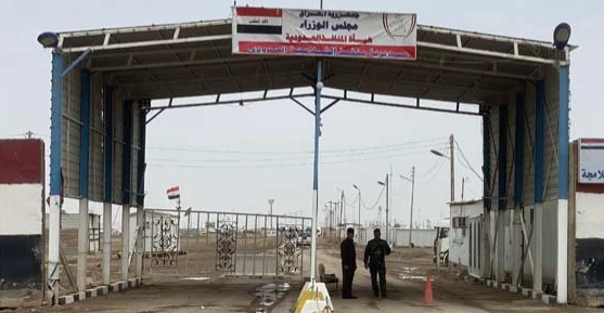 طهران تعلّق حركة التبادل التجاري في منفذ "الشلامجة" مع العراق إثر قصف صاروخي