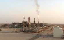 مسيرتان تستهدفان حقل مجنون النفطي جنوبي العراق (فيديو)