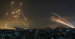 Iranian missiles hit sites in Tel Aviv