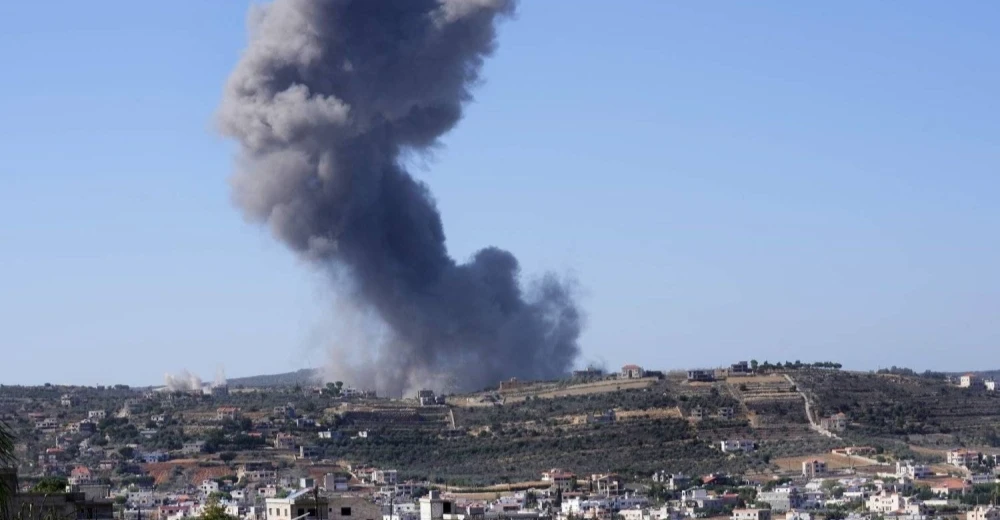 Israeli airstrikes hit south Lebanon as Hezbollah escalates border attacks