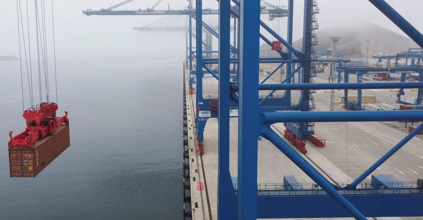 عملاق الشحن الصيني يستأنف الحجوزات إلى العراق والخليج رغم التوتر