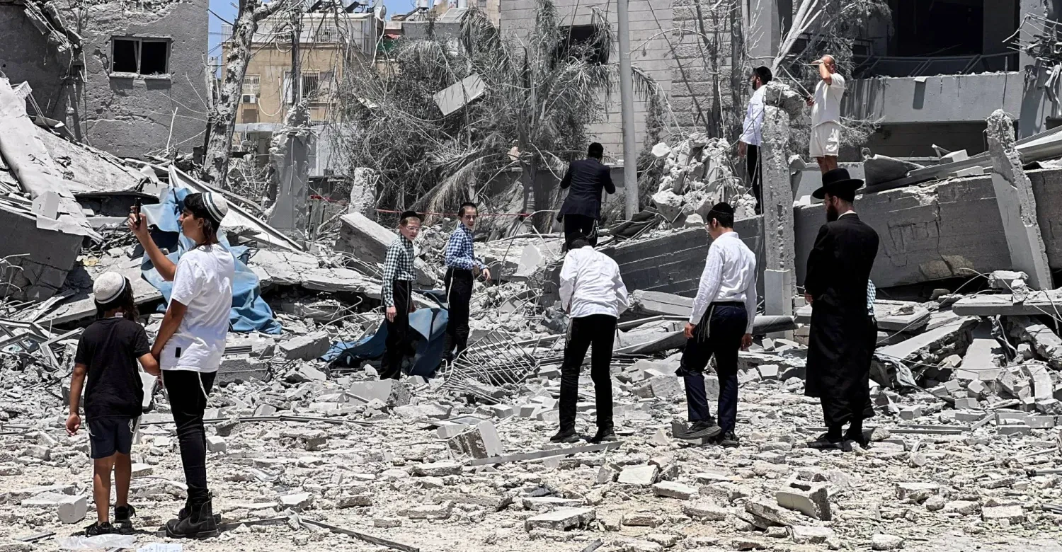 ساعر: حزب الله هاجم إسرائيل بأكثر من 3500 صاروخ ومسيرة