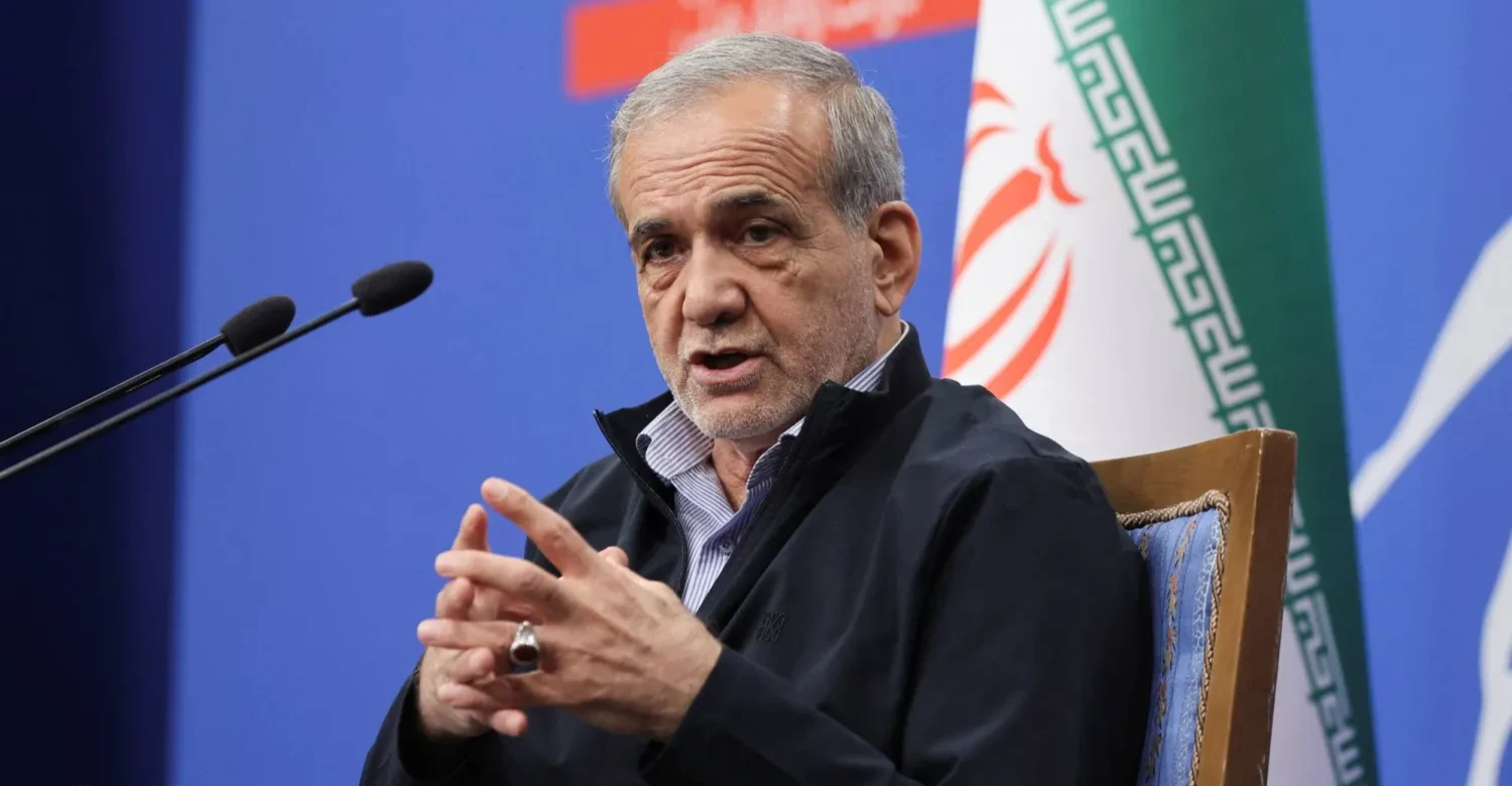 الرئيس الإيراني يتحدث عن "انسجام عال" بين مؤسسات الدولة