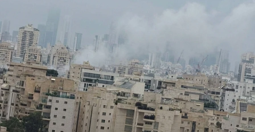 صواريخ إيرانية متعددة الرؤوس تضرب وسط إسرائيل