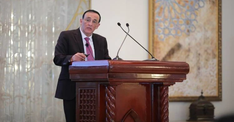 خاص.. سياسي أميركي يكشف عن تحركات لضبط الأسواق و"انهيار وشيك" لإيران