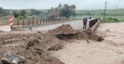 بسبب الأمطار.. انهيار جسر وإغلاق آخر وقطع طرق حيوية في السليمانية وتوابعها