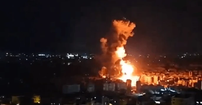 بالتزامن مع كلمة ترمب.. طهران تتعرض لقصف مكثف يتسبب بانقطاع الكهرباء