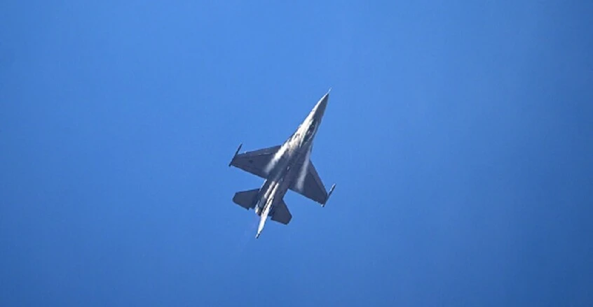 تضارب الروايات بين طهران وواشنطن حول إصابة طائرة F-16