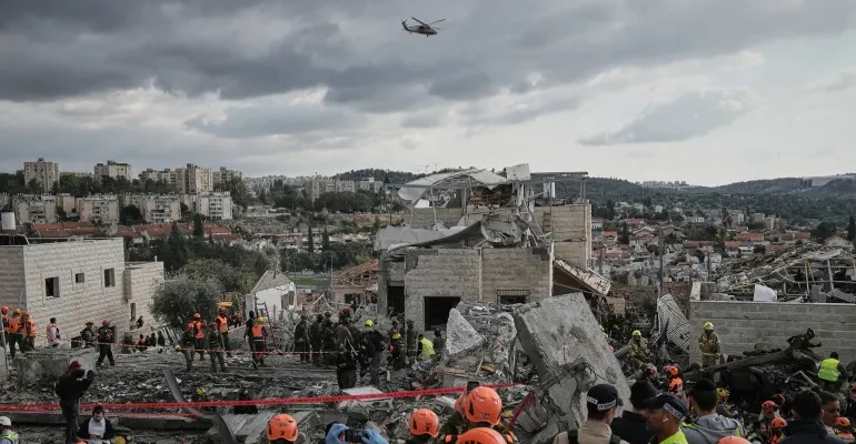 5 إصابات وأضرار بالمباني جراء قصف إيراني على إسرائيل