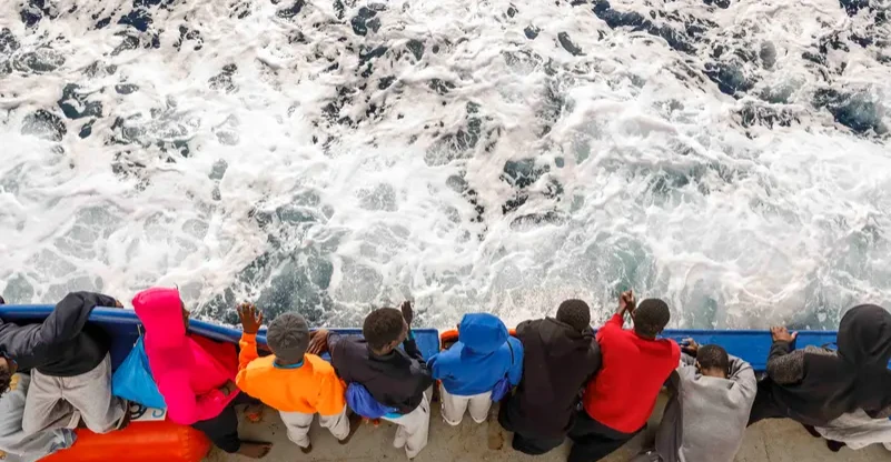 "المُهرّب أمر بإلقاء جثثهم في البحر".. مصرع 22 مهاجراً قبالة اليونان