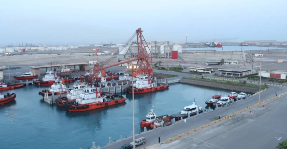 مع تعطل هرمز.. السعودية تشغّل خط أنابيب 