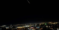 تجدد الغارات الإسرائيلية على لبنان وإيران.. وحزب الله يرد بهجوم صاروخي